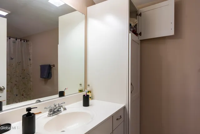 $599,900 | 16 A Winchester Place, Halfmoon, NY 12118