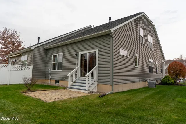 $599,900 | 16 A Winchester Place, Halfmoon, NY 12118