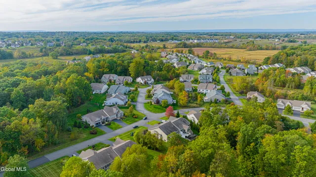 $599,900 | 16 A Winchester Place, Halfmoon, NY 12118