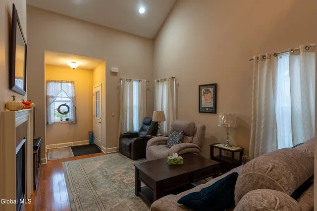 $599,900 | 16 A Winchester Place, Halfmoon, NY 12118