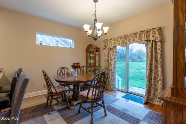 $579,900 | 16 A Winchester Place, Halfmoon, NY 12118