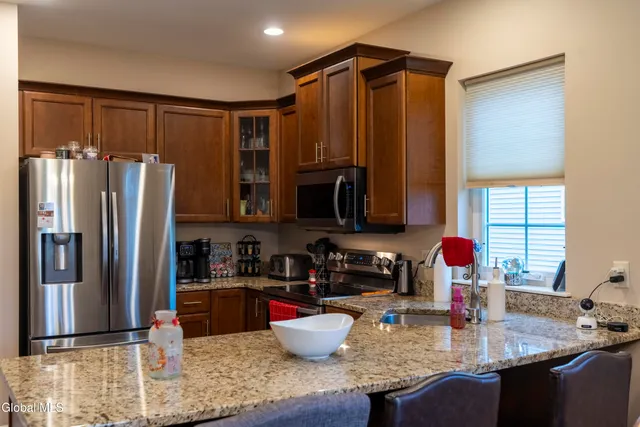 $599,900 | 16 A Winchester Place, Halfmoon, NY 12118