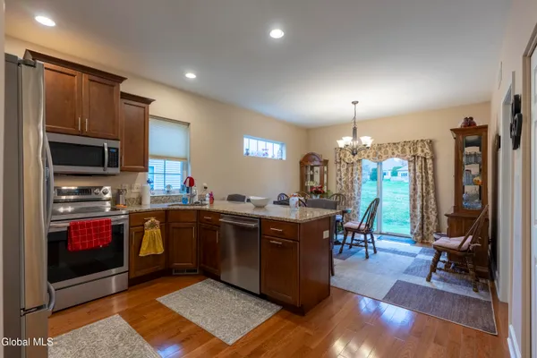 $579,900 | 16 A Winchester Place, Halfmoon, NY 12118