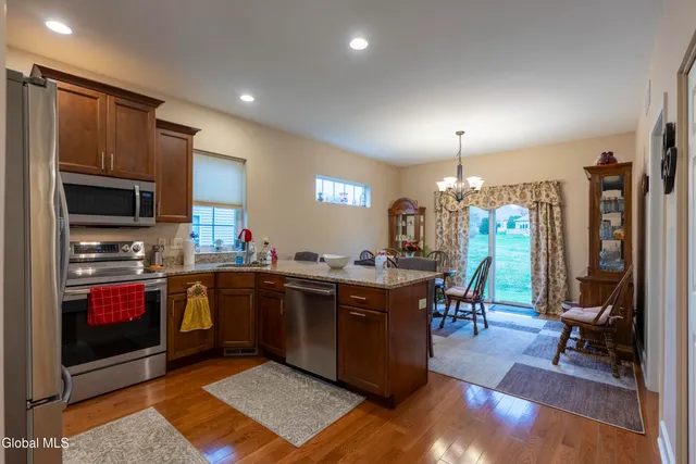 $599,900 | 16 A Winchester Place, Halfmoon, NY 12118