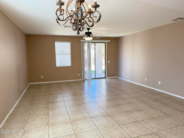 a view of entryway with window