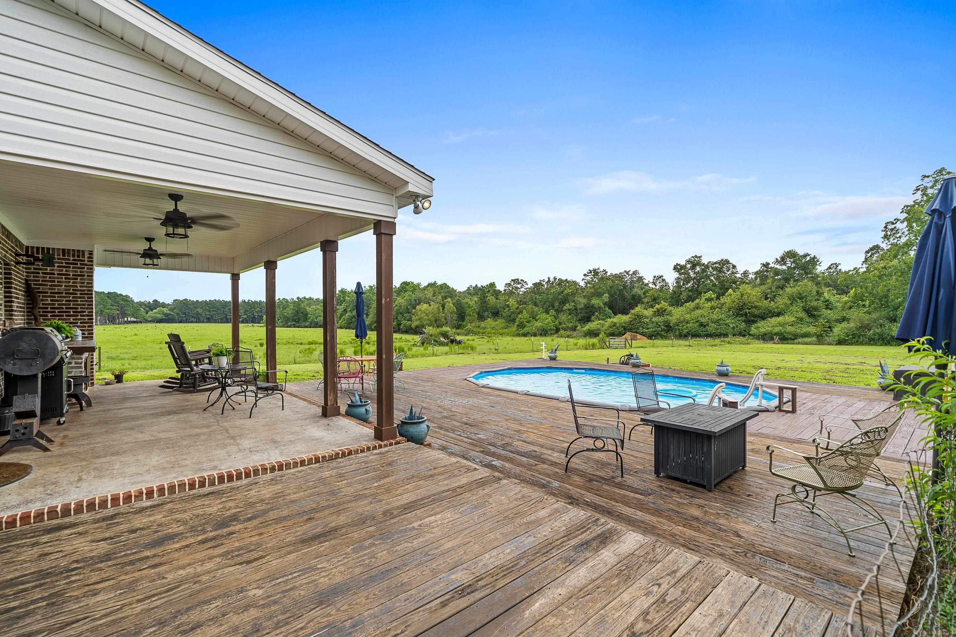 25212 Reeves Lane Elberta, AL 36530 - Photo 19 of 28 Deck