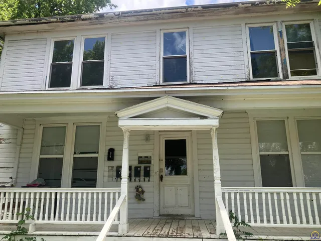 $325,000 | 525 Pennsylvania Avenue, Holton, KS 66436