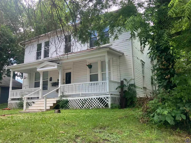 $325,000 | 525 Pennsylvania Avenue, Holton, KS 66436