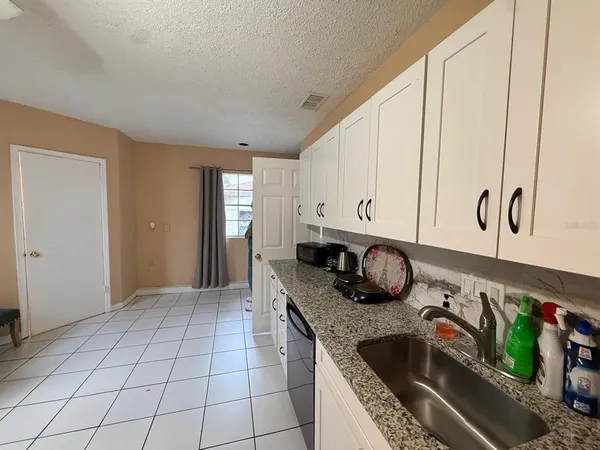 $2,350 | 7326 Lake Floy Circle, Orlando, FL 32819