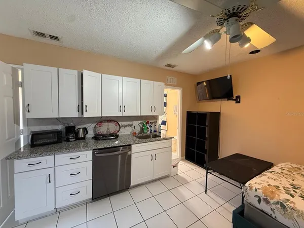 $2,350 | 7326 Lake Floy Circle, Orlando, FL 32819