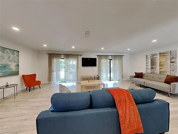 $2,350 | 7326 Lake Floy Circle, Orlando, FL 32819