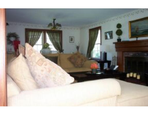 8 Longfellow Road Shrewsbury, MA 01545 - Photo 6 of 14 Gallery Image 6