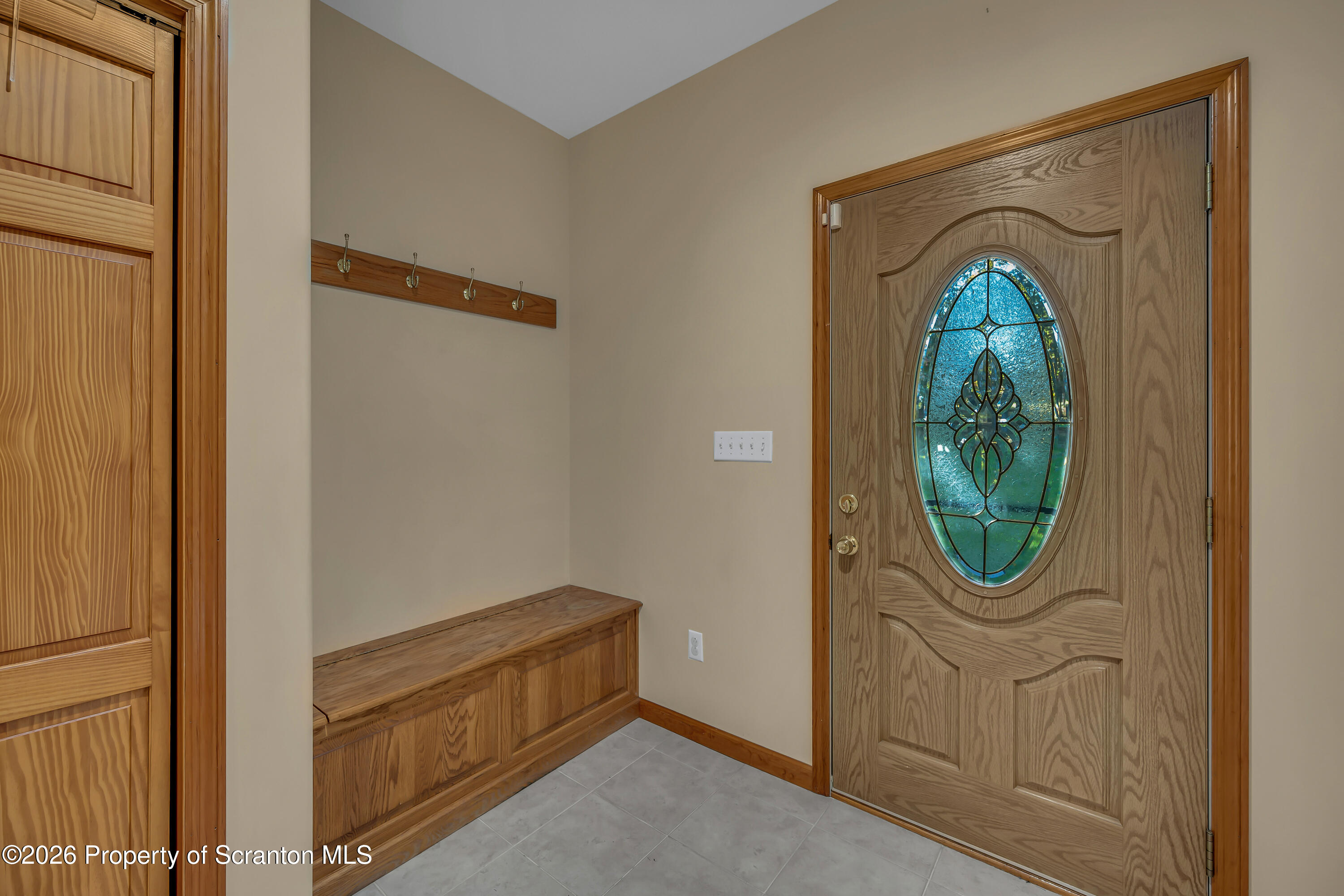 117 Hilltop Road Waverly, PA 18471 - Photo 19 of 57 Foyer