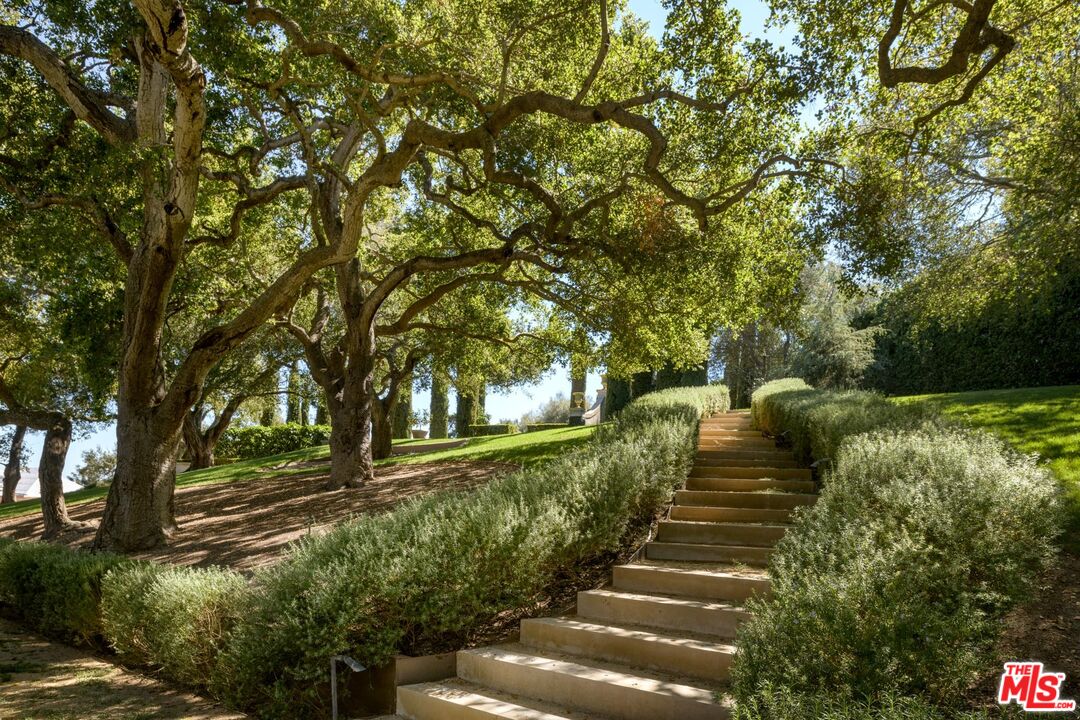 2910 Sycamore Canyon Road Montecito, CA 93108 - Photo 14 of 23