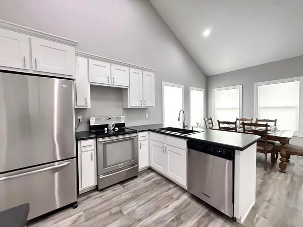 $234,900 | 205 East Golden Avenue, El Dorado Springs, MO 64744