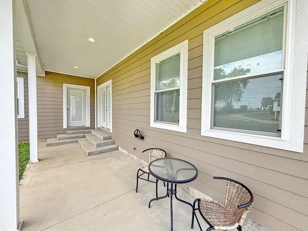 $234,900 | 205 East Golden Avenue, El Dorado Springs, MO 64744