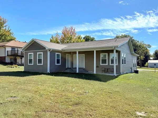 $234,900 | 205 East Golden Avenue, El Dorado Springs, MO 64744