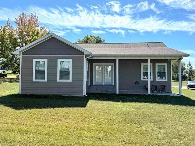 $239,900 | 205 East Golden Avenue, El Dorado Springs, MO 64744