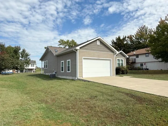 $239,900 | 205 East Golden Avenue, El Dorado Springs, MO 64744