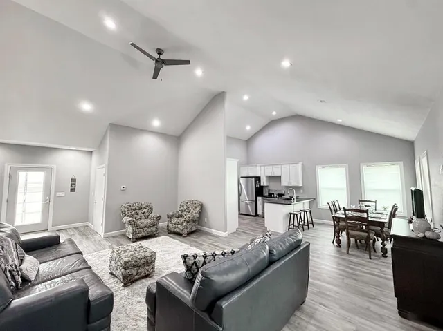 $239,900 | 205 East Golden Avenue, El Dorado Springs, MO 64744