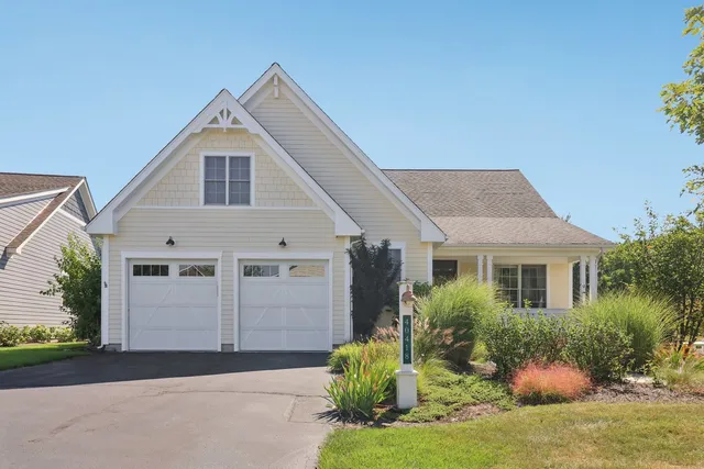 $500,000 | 40418 North S Newport Drive, Antioch, IL 60002