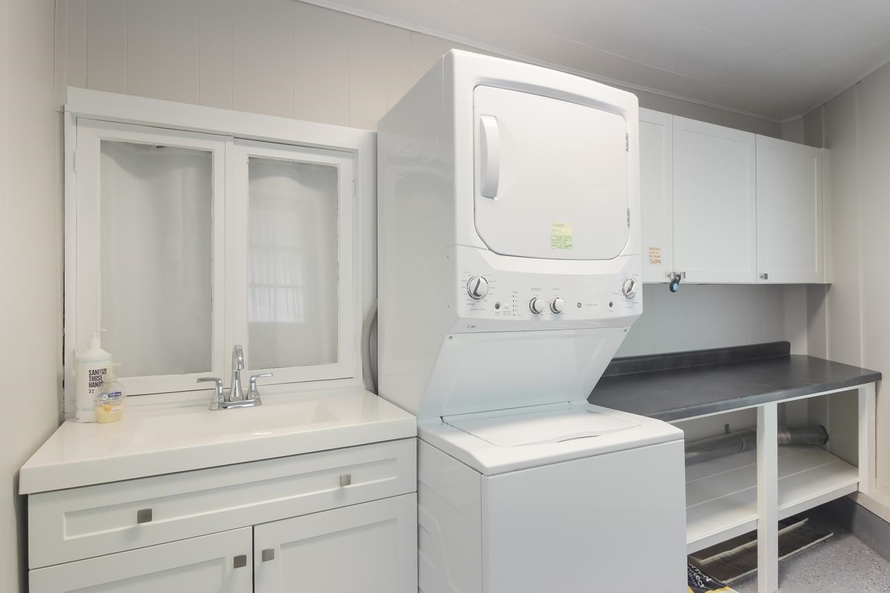8450 South Lakeview Road Traverse City, MI 49684 - Photo 19 of 33 1902387-18.JPG