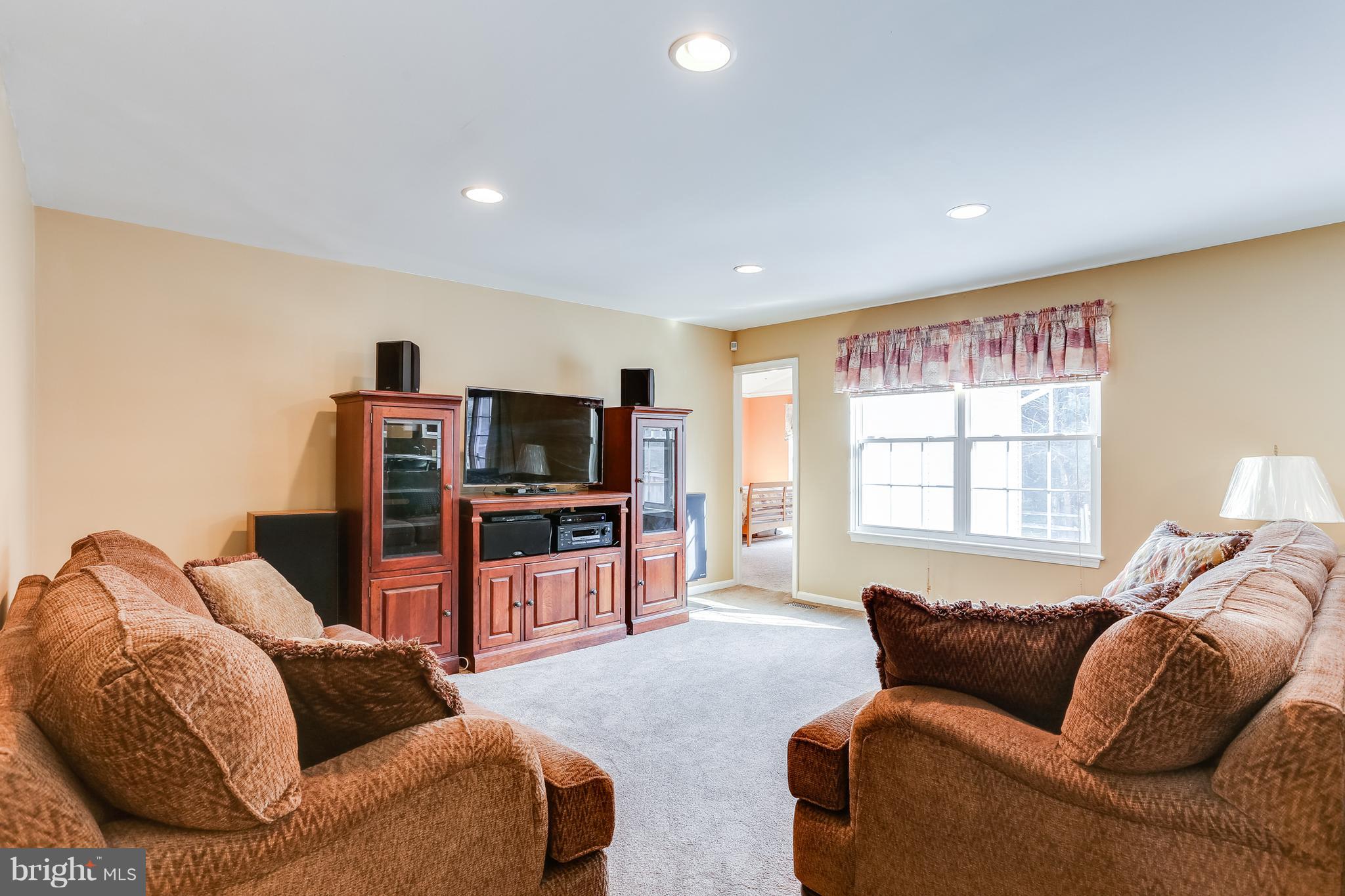 9 Bell Road Westminster, MD 21158 - Photo 17 of 37 Family Room