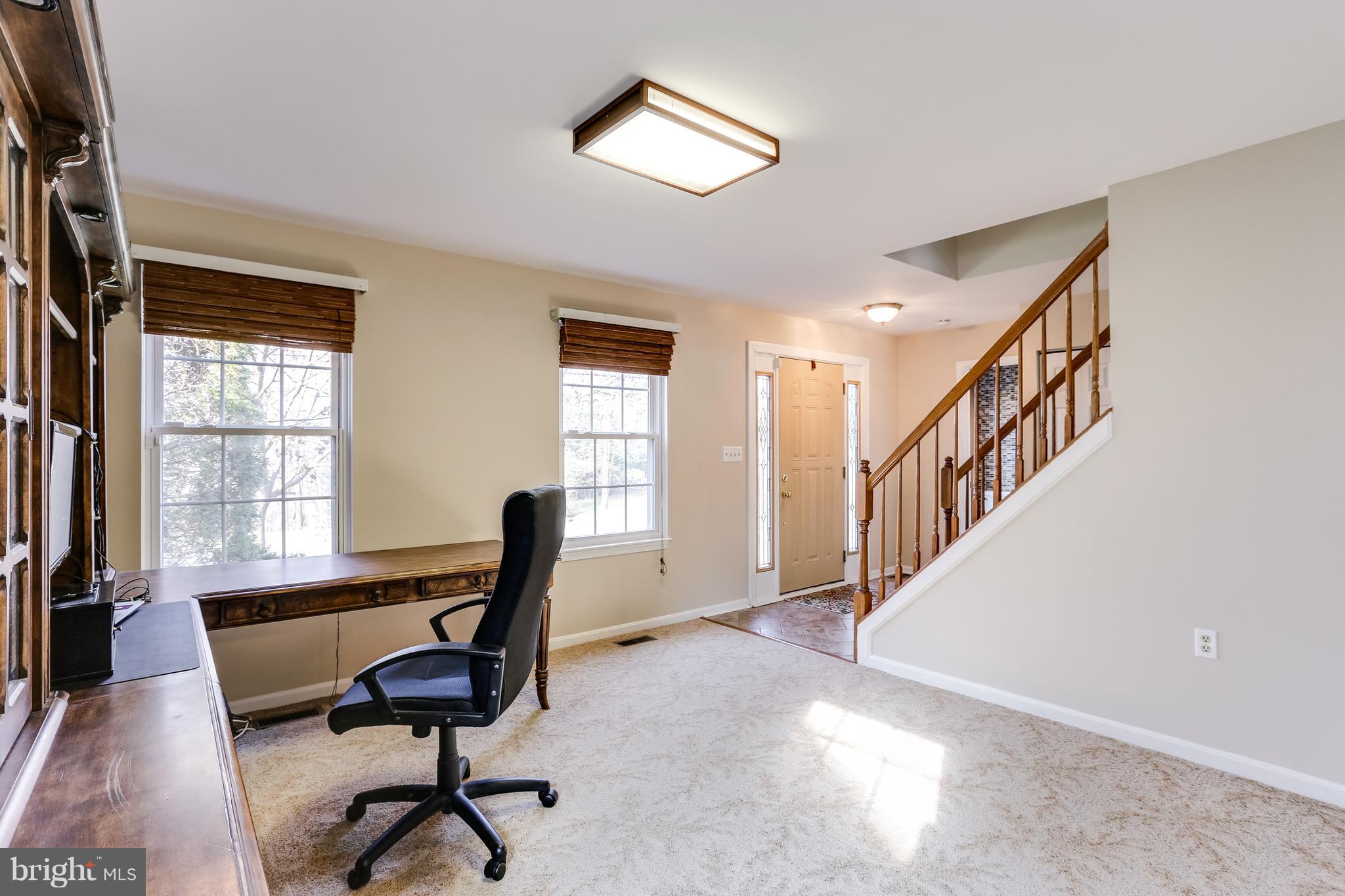 9 Bell Road Westminster, MD 21158 - Photo 4 of 37 Living Room