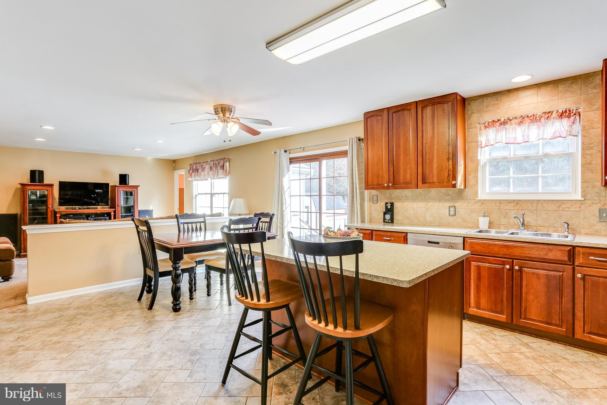 9 Bell Road Westminster, MD 21158 - Photo 7 of 37 Kitchen/Dining Room