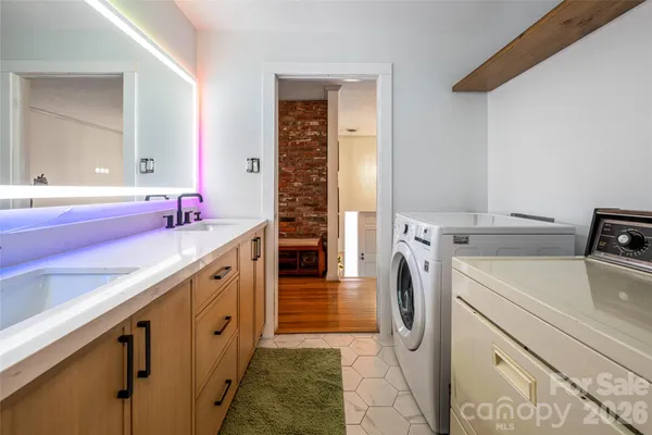 $625,000 | 233 Church Road, Fairview, NC 28730