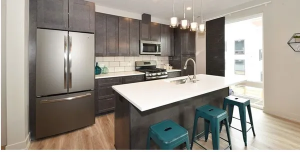 $2,600 | 717 Rogers Street, Unit 1A, Downers Grove, IL 60515