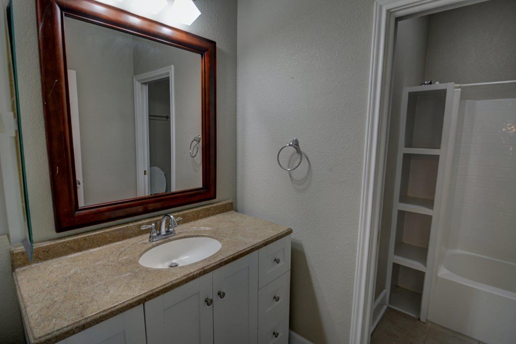 659 B Town Creek Road Kerrville, TX 78028 - Photo 13 of 26