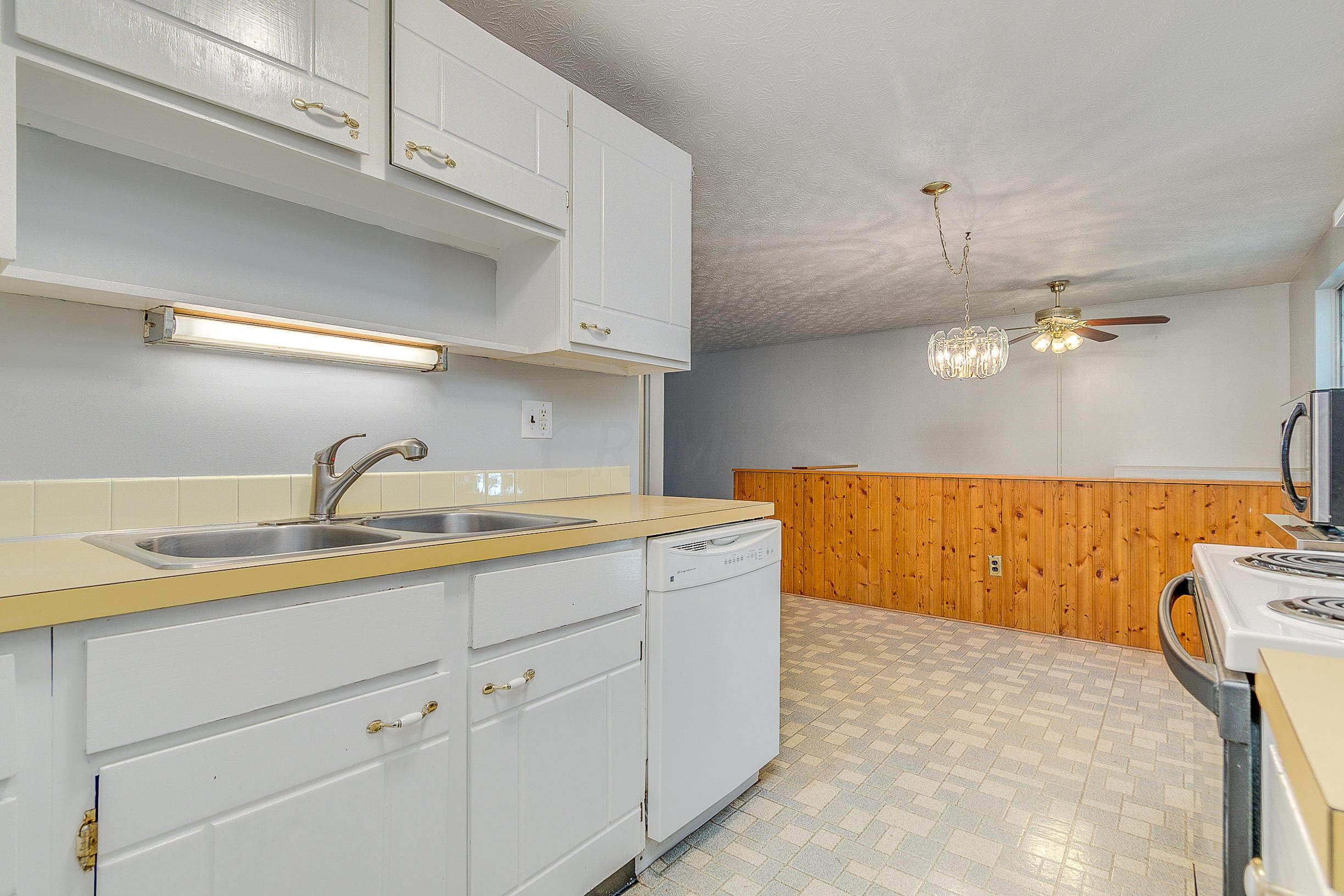 3029 Osgood Road East Columbus, OH 43232 - Photo 11 of 30 Gallery Image 11