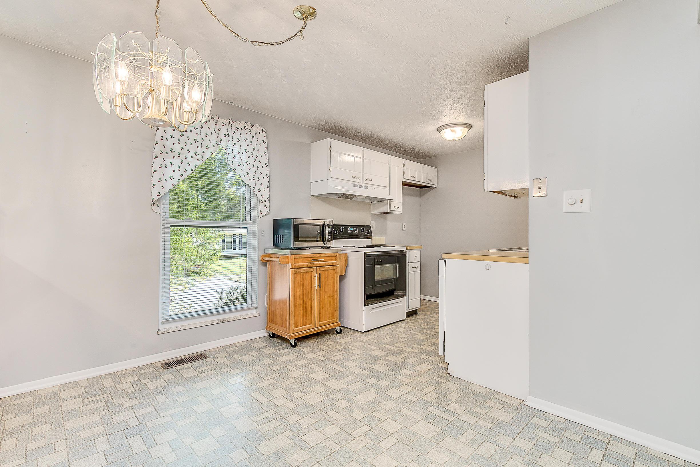3029 Osgood Road East Columbus, OH 43232 - Photo 7 of 30 Gallery Image 7
