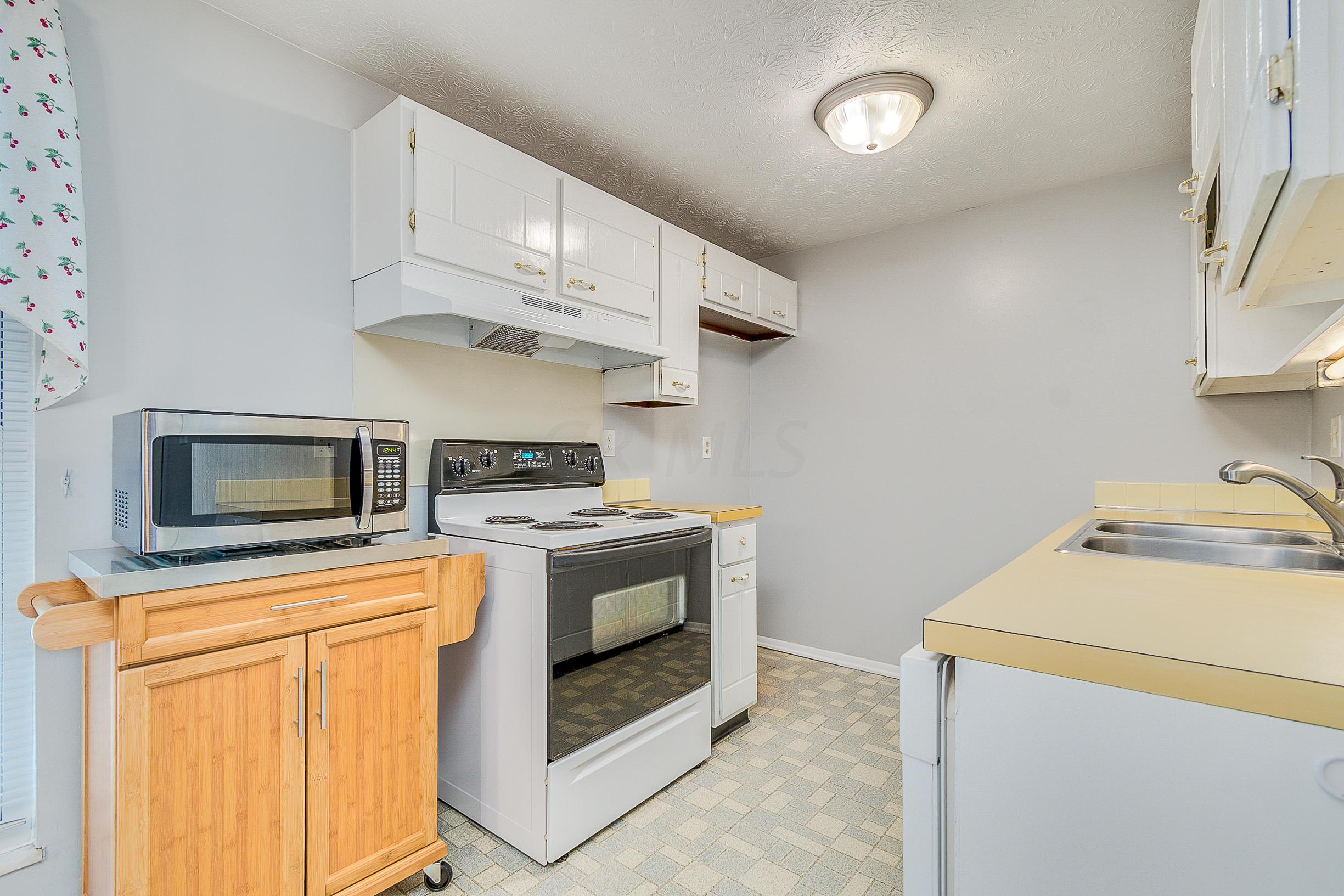 3029 Osgood Road East Columbus, OH 43232 - Photo 9 of 30 Gallery Image 9