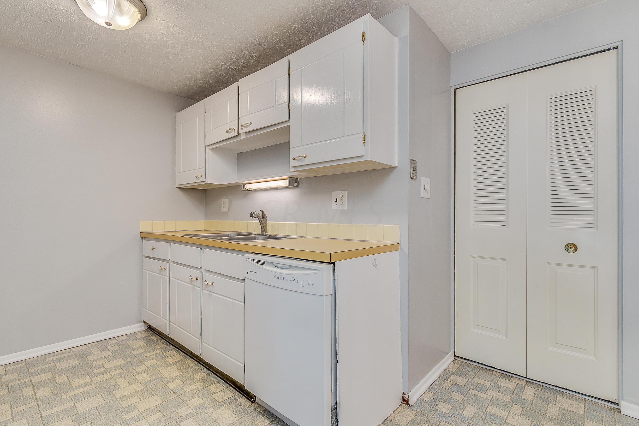 3029 Osgood Road East Columbus, OH 43232 - Photo 10 of 30 Gallery Image 10