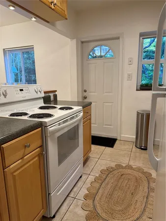 $3,200 | 6141 Southwest 47th Street, Unit 1, Miami, FL 33155