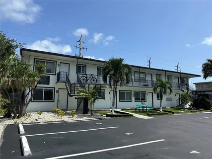 $2,095 | 1737 Liberty Street, Unit 10, Hollywood, FL 33020