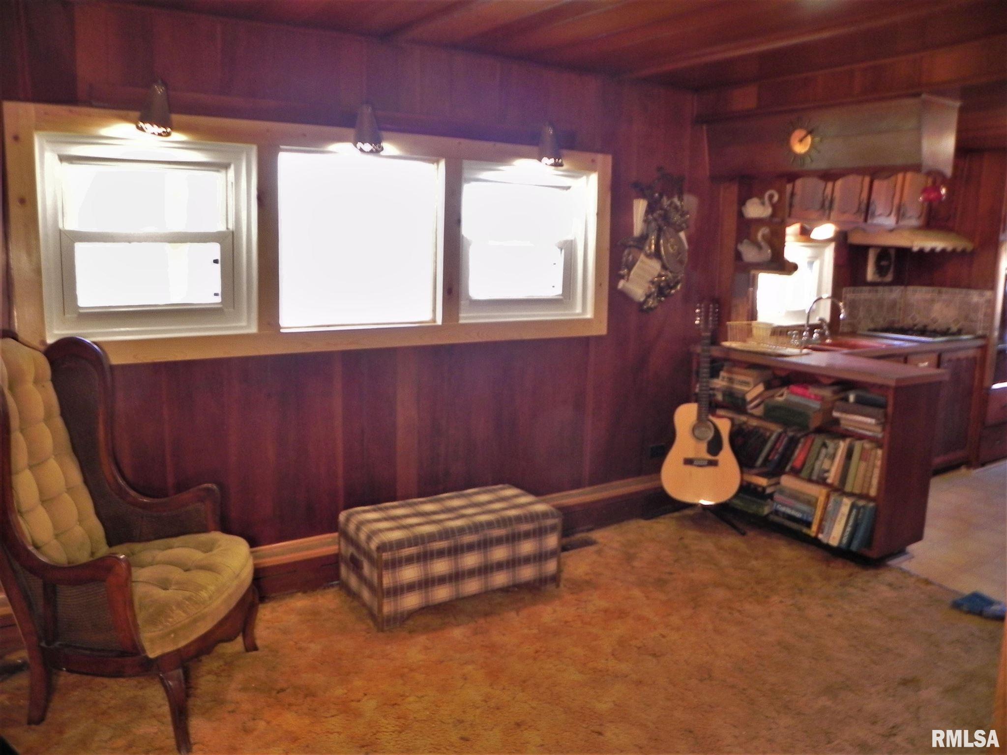 285 Waco Road Bushnell, IL 61422 - Photo 3 of 13