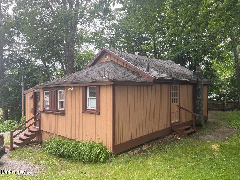 21 Woodleigh Road Pittsfield, MA 01201 - Photo 22 of 27 20260623_192533845_iOS