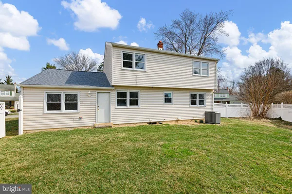 $429,000 | 12 Lesley Lane, New Castle, DE 19720