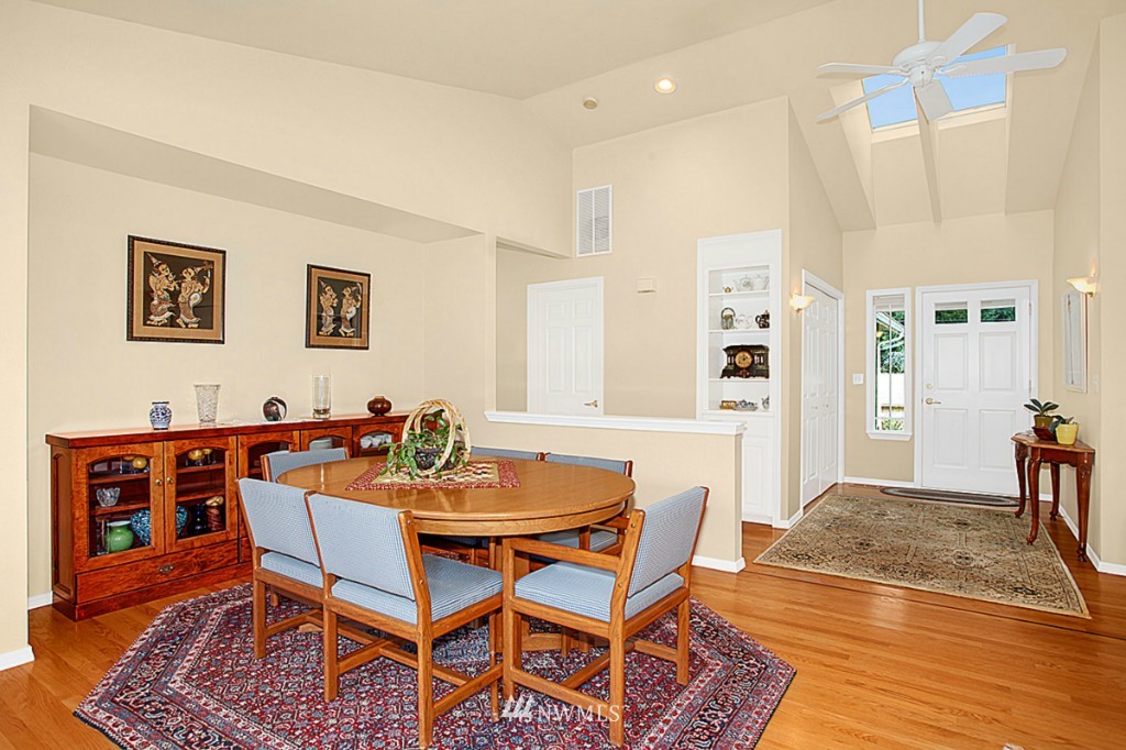 9726 Northeast 198th Street Bothell, WA 98011 - Photo 5 of 18 Gallery Image 5