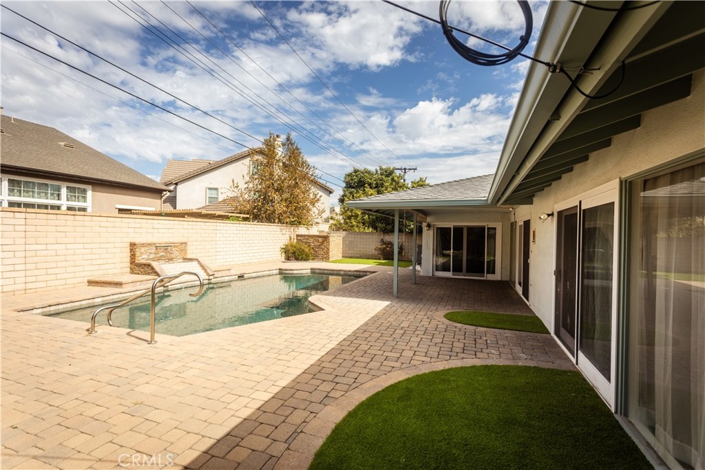 521 West Memory Lane Santa Ana, CA 92706 - Photo 13 of 43