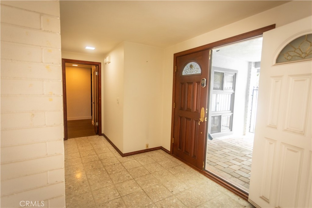 521 West Memory Lane Santa Ana, CA 92706 - Photo 15 of 43