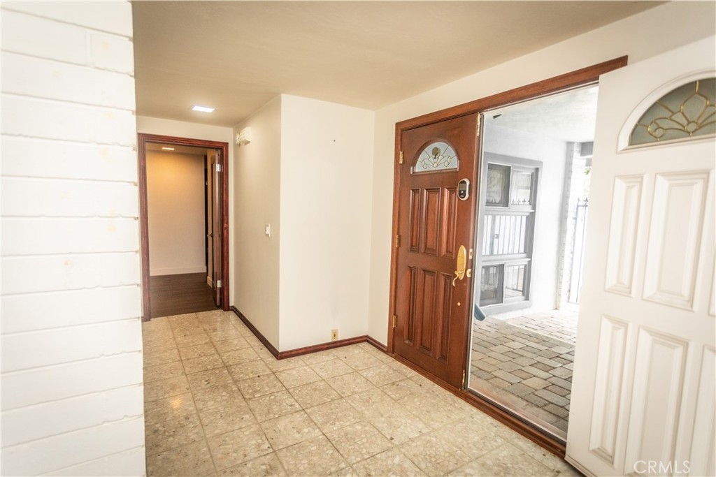 521 West Memory Lane Santa Ana, CA 92706 - Photo 16 of 43