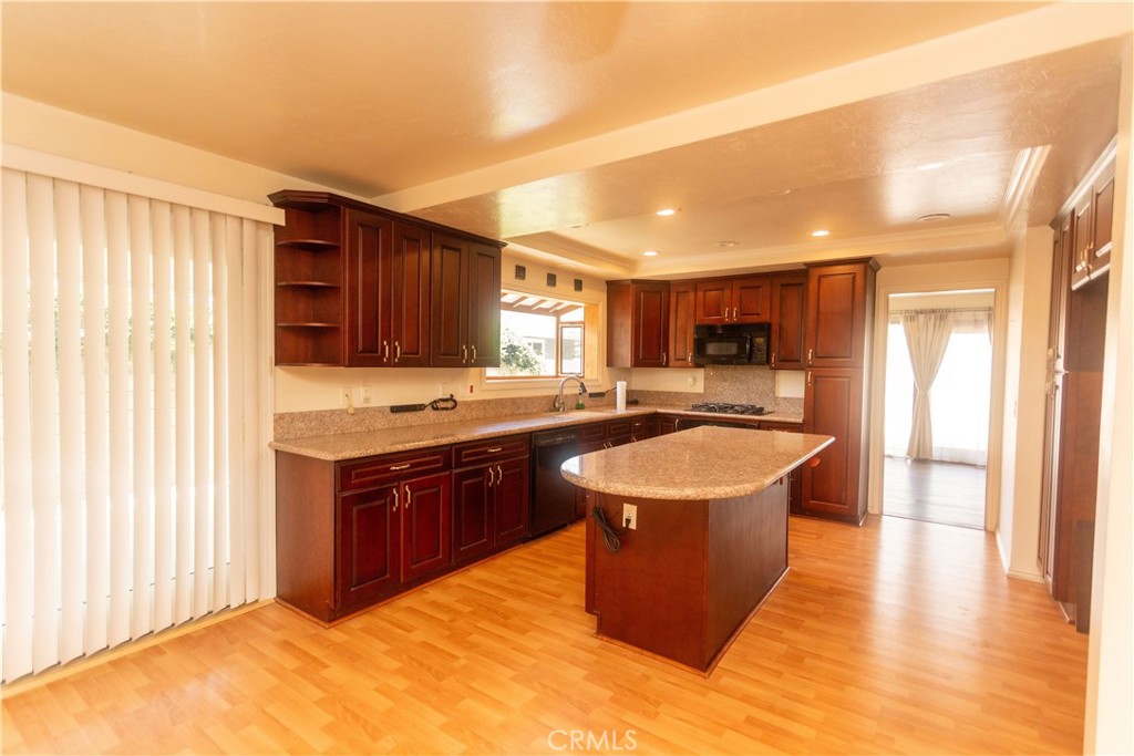 521 West Memory Lane Santa Ana, CA 92706 - Photo 23 of 43