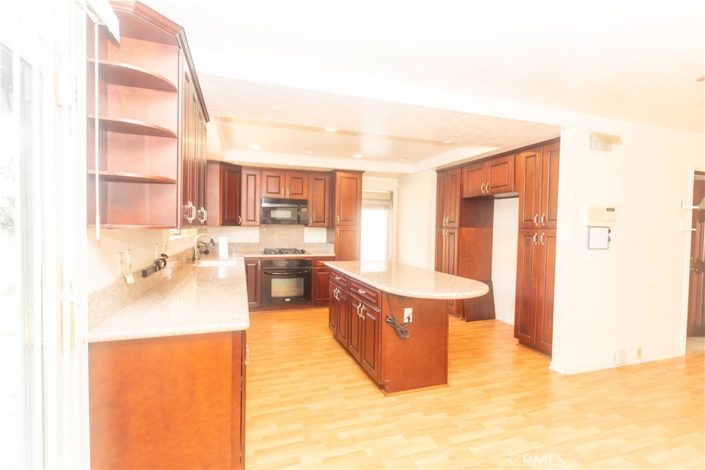 521 West Memory Lane Santa Ana, CA 92706 - Photo 25 of 43