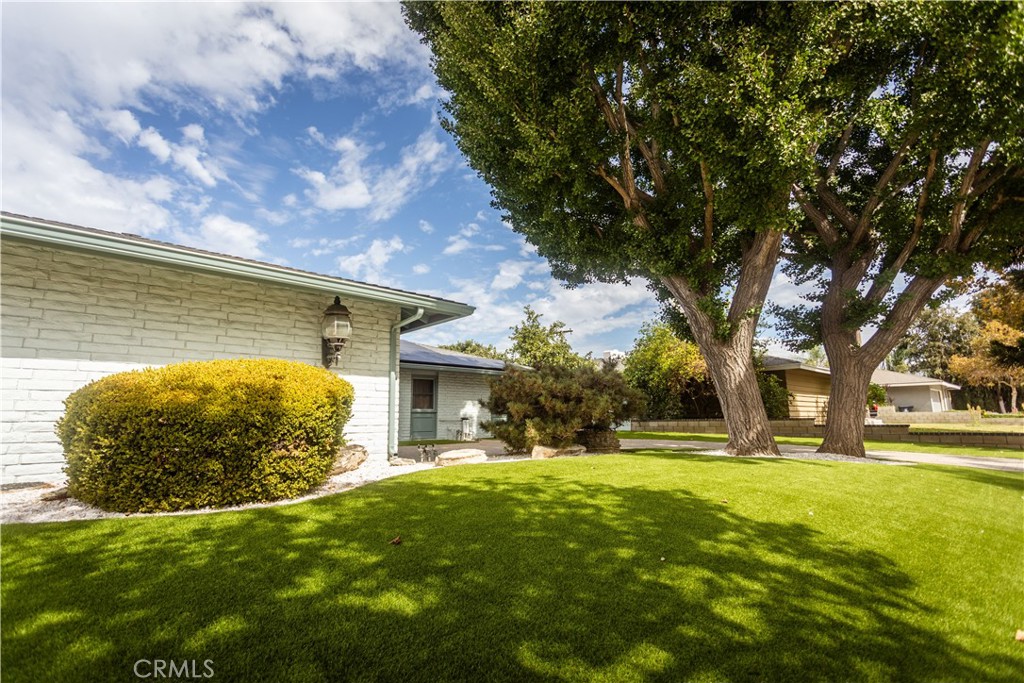 521 West Memory Lane Santa Ana, CA 92706 - Photo 3 of 43