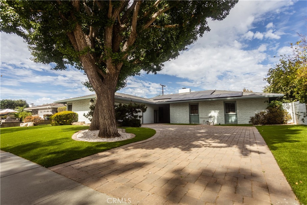 521 West Memory Lane Santa Ana, CA 92706 - Photo 5 of 43