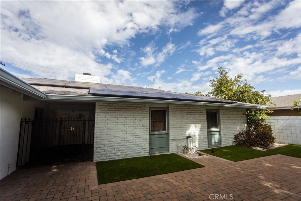 521 West Memory Lane Santa Ana, CA 92706 - Photo 6 of 43